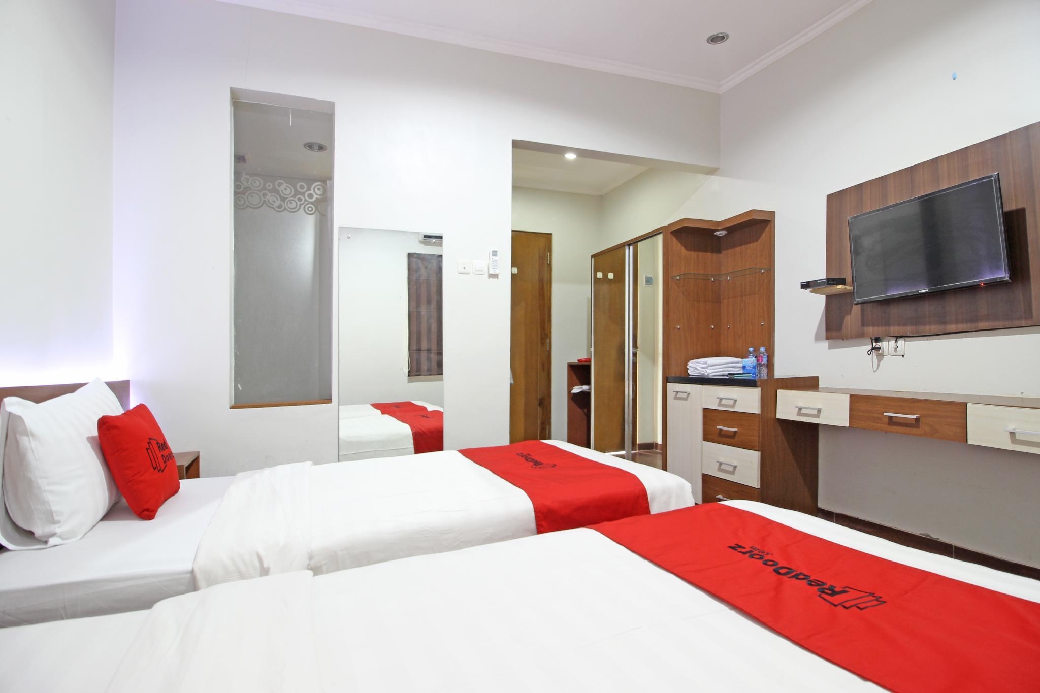 Reddoorz Near Jogja City Mall Melati Экстерьер фото