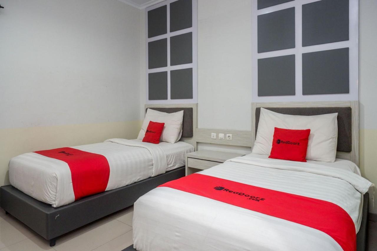Reddoorz Near Jogja City Mall Melati Экстерьер фото